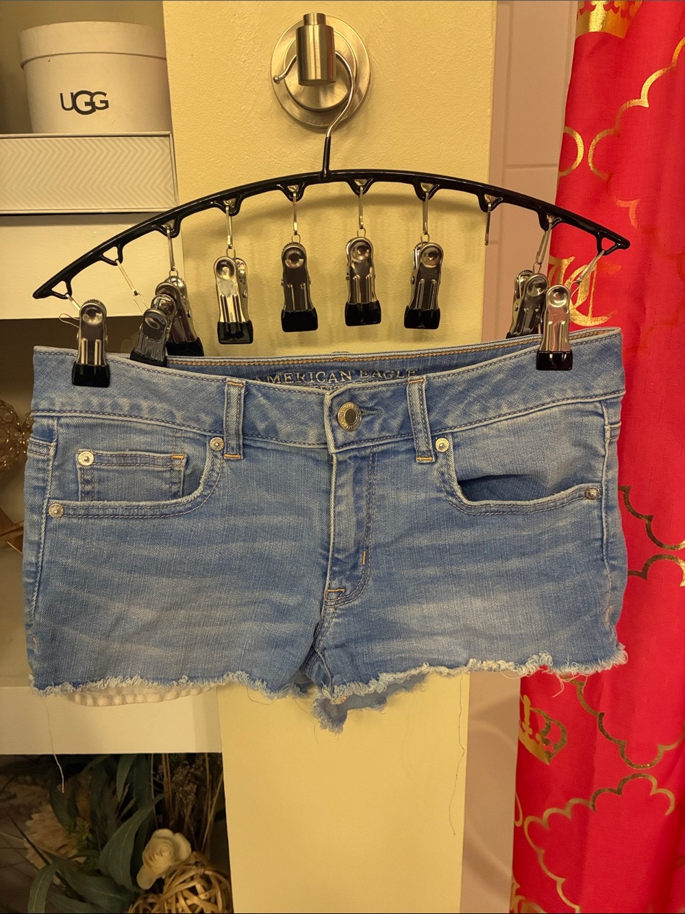 American Eagle Outfitters Light Wash Denim Frayed Hem Shorts